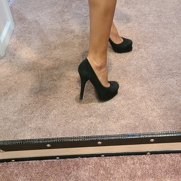 FENDI Women’s Black Suede Heels SZ: 7 - Picture 1 of 13